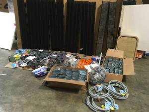 lot 42 image: ASSORTED BOX WITH MIXED PLUMBING ITEMS SEE PICS
