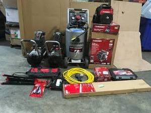 lot 48 image: ASSORTED PALLET WITH HUSKY ITEMS SEE PICS