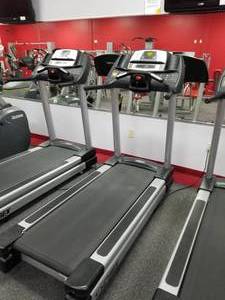 lot 8 image: Cybex Incline Treadmill 425T LCX