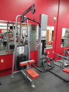 lot 14 image: Cybex Lat Pulldown 4810-90