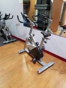 lot 86 image: Diamondback Indoor Cycle Trainer 510Ic with Spare Podium Console (new in box) and AC Adapter