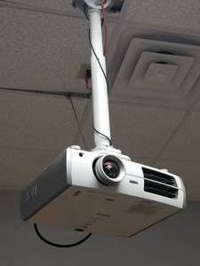 lot 120 image: Epson PowerLite Home Cinema 8350, Remote Control, Users Guide, Software
