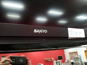 lot 141 image: Sanyo Flat Screen 32 TV, No Remote Control