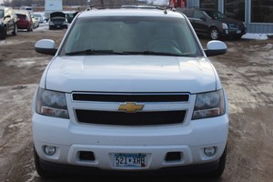 lot 6490 image: 2009 Chevrolet Suburban 1500 LT 4x4