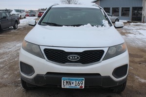 lot 6497 image: 2011 Kia Sorento LX 4x4