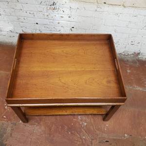 lot 129 image: Wright Table Company Sunken Cocktail Table