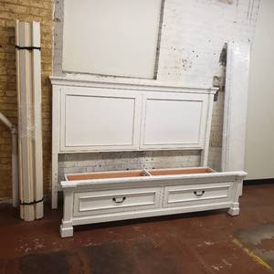 lot 106 image: Bob Mills Folio 21 King Bed Frame
