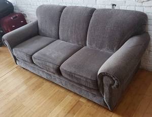 lot 142 image: Deluxe Rolled Arm Sofa
