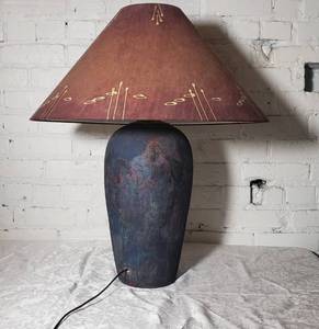 lot 154 image: Funky Earth Tone Jar Lamp