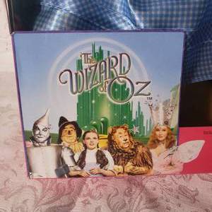 lot 250 image: Mattel BARBIE  Talking Dorothy Wizard of OZ K8682    NRFB