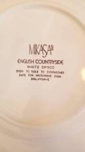 lot 148 image: Mikasa China Service for 8  English Countryside
