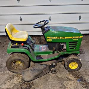 John Deere STX38 Riding Lawnmower