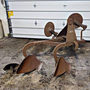 Dearborn 2-Bottom Chisel Plow - 3-Point