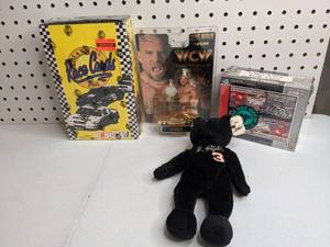 lot 361 image: Assorted NascarRacing Collectibles