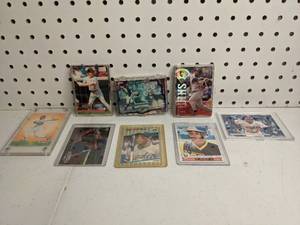 lot 173 image: 8 Card Multiple MLB Team Baseball Card Lot