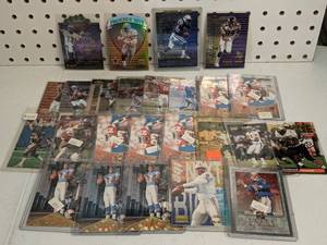 lot 148 image: Assortment of 25 Football Trading Cards