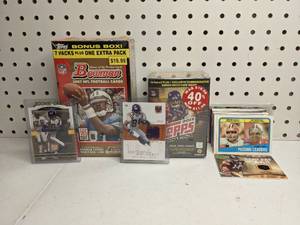 lot 211 image: Assorted Football Trading Cards - Randy Moss Rookie Card and Others