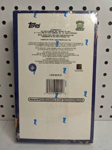 lot 218 image: Brand New 1999 Topps NFL Stars 24 Pack Box