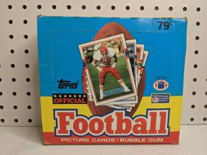 lot 223 image: 1989 Cello Case Filled with Unopened Topps Football Cards