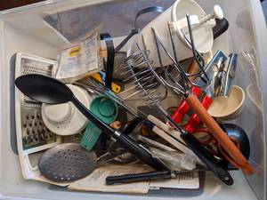 lot 72 image: Assorted Kitchen Gadgets