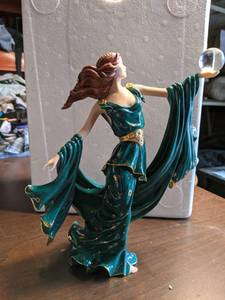 lot 238 image: Vintage 1989 Porcelain Dancing Woman Figural Sculpture