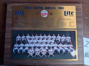 lot 254 image: 1987 Twins World Champion Plaque