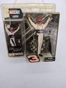 lot 20 image: Team Caliber Dale Earnhardt Figurine #3 Diecast Replica  2004 Limited Edition Pit Stop NIB