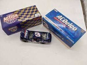 lot 32 image: 124 1998 Dale Earnhardt Jr. ACDelco Elite Monte Carlo