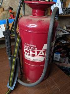 lot 314 image: Chapin 1300 3 Gallon Tri-Poxy Steel Tank Air Sprayer
