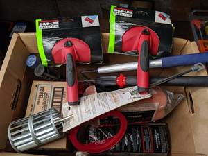 lot 338 image: Lot of Painting Supplies