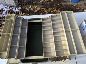 lot 116 image: Vintage Plano 8600 Tackle Box