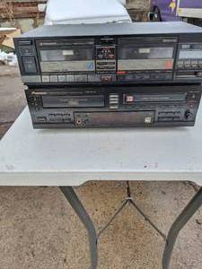 lot 189 image: (2) Pioneer TapeCD Stereo Components
