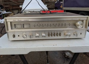 lot 304 image: Vintage Fisher Stereo Receiver RS-1052