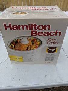 lot 74 image: Hamilton Beach Slow Cooker