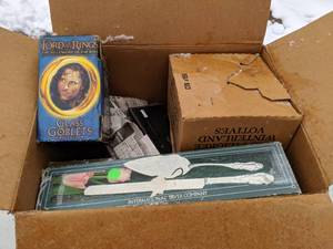 lot 90 image: Assorted Vintage to Modern Kitchen & Decor Items