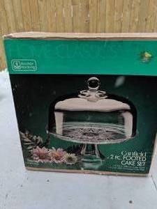 lot 95 image: 2 Piece Footed Cake Set - New in Box
