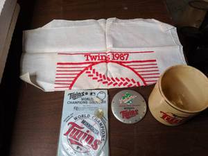 lot 290 image: Vintage Twins World Series Memorabilia
