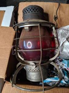 lot 291 image: Box of Vintage Lanterns & Lights
