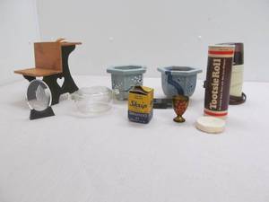 Assortment of kitchen tools