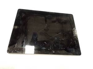 lot 23 image: iPad 3rd Gen A1403  cracked screen