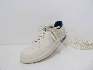 lot 9 image: SPORTS ILLUSTRATED Shoe Telephone
