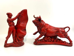 lot 189 image: Large Vintage Bull & Matador Figural Sculpture Set
