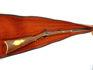 lot 210 image: Excellent THOMPSON Center Arms .50 Cal Black Powder Rifle wCase