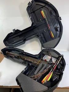 lot 212 image: Very Nice HORTON Summit 150 Crossbow wHard Case
