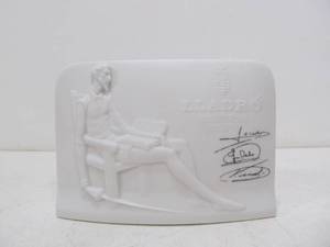 lot 39 image: Signed LLADRO Don Quixote Collectors Society Porcelain Plaque