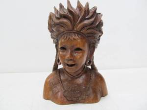 lot 49 image: Excellent Vintage Hand Carved Hard Wood Bust Sculpture