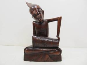 lot 50 image: Excellent Quality Hand Carved Wood Tribal Sculpture
