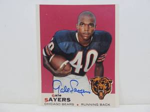 lot 84 image: Authentic GALE SAYERS Autographed Photo