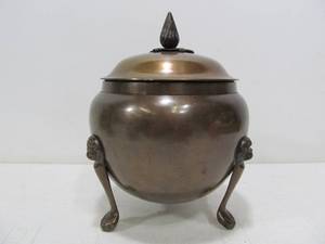 lot 95 image: Old Vintage Footed Brass Jar wLions