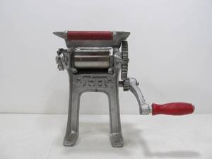 lot 108 image: Heavy Duty Aluminum I-H Food Roller